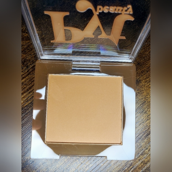 5/75$ PYT BEAUTYSet Me Up Setting Powder in Dark Warm - Picture 5 of 13